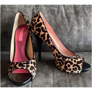 Betsey Johnson Leopard Print Peep Toe Heels Women's Size 8/5